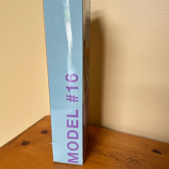 Barbie Looks Wave 3 doll #16 Curvy, blonde wavy hair NRFB 2023 - Picture 7 of 9